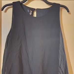 Women's sleeveless top.sz M